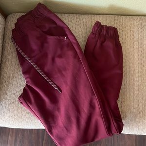 Medical scrubs color : Burgundy